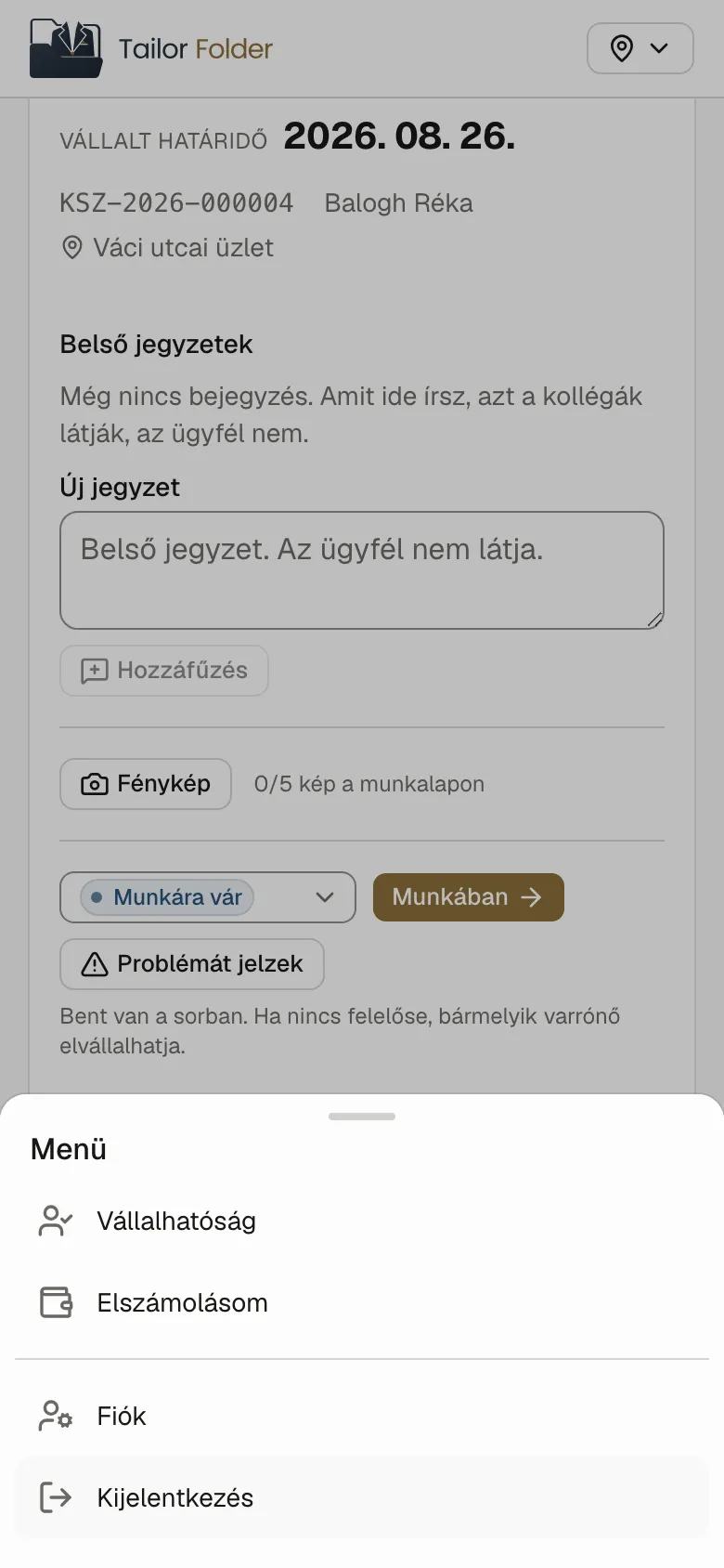 A Több gombbal éred el a fiókodat, a keresést és a kijelentkezést. Telefonon ez a menü mindig ott van, akkor is, ha kevés menüpontod van.